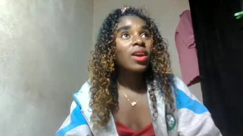 Snapshot of elina981 chatting on 07-11-26, 09:01 elina981 online show from 07-11-26, 09:01