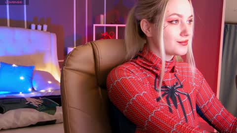 Elina online show from 01-31-25, 01:22