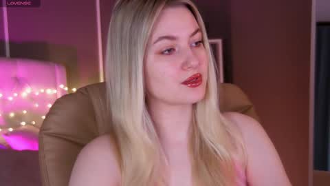 Elina online show from 02-11-25, 01:20