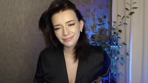 Elina online show from 12-21-24, 12:42