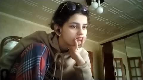 Lola online show from 11-28-25, 04:37