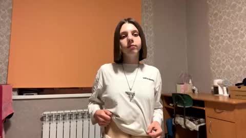 Elisa online show from 10-21-25, 06:08