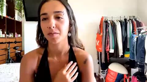 Snapshot of elinludera chatting on 07-10-26, 04:31 Alice online show from 07-10-26, 04:31