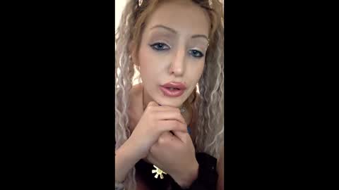 elinorr online show from 04-19-26, 03:00