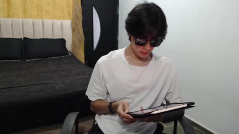 Snapshot of elio_collem chatting on 01-20-25, 09:32 ELIO online show from 01-20-25, 09:32