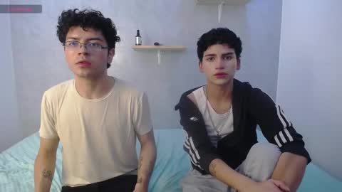 Snapshot of eliotkinky chatting on 02-12-26, 02:34 Elio online show from 02-12-26, 02:34