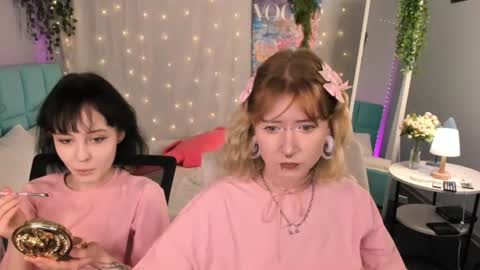 Snapshot of elira_vane chatting on 06-21-26, 11:02 Elira Vane online show from 06-21-26, 11:02