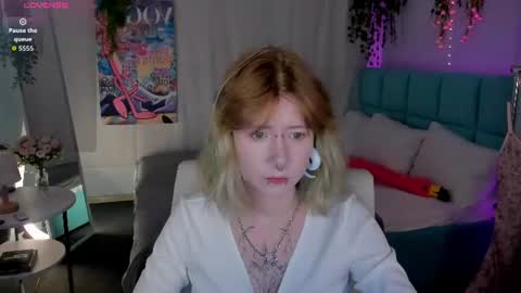Snapshot of elira_vane chatting on 07-01-26, 02:57 Elira Vane online show from 07-01-26, 02:57