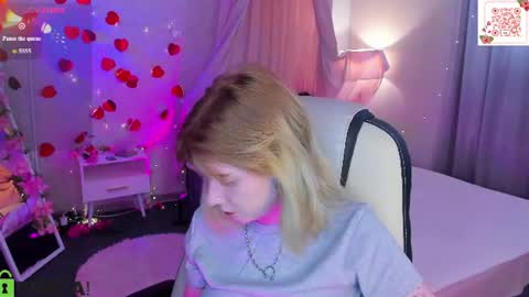 Snapshot of elira_vane chatting on 07-08-26, 03:11 Elira Vane online show from 07-08-26, 03:11