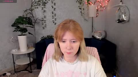 Snapshot of elira_vane chatting on 07-13-26, 02:58 Elira Vane online show from 07-13-26, 02:58