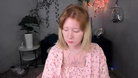 Snapshot of elira_vane chatting on 07-15-26, 03:01 Elira Vane online show from 07-15-26, 03:01