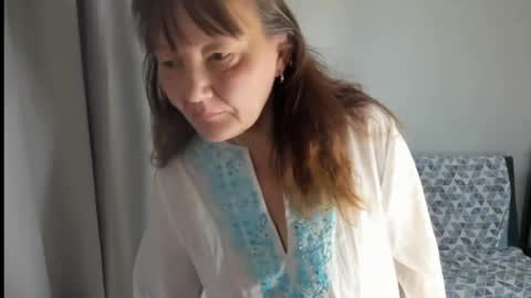 Elis online show from 11-23-25, 04:34