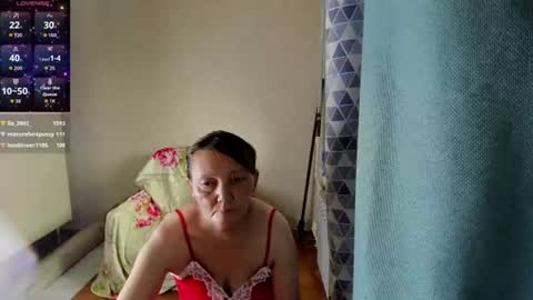 Snapshot of elis_gabbi chatting on 06-30-26, 12:44 Elis online show from 06-30-26, 12:44
