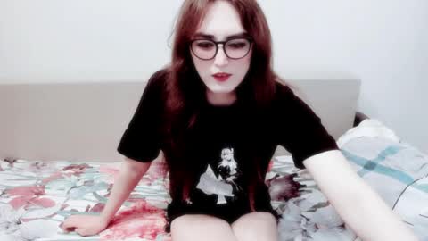 Snapshot of elisa_2001 chatting on 05-23-26, 01:00 Liza online show from 05-23-26, 01:00