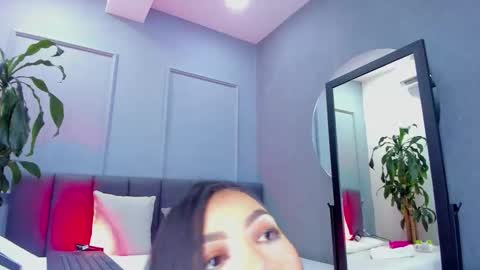 Elisa online show from 03-17-26, 07:39