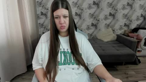 Aletta Oushen online show from 03-27-26, 06:52