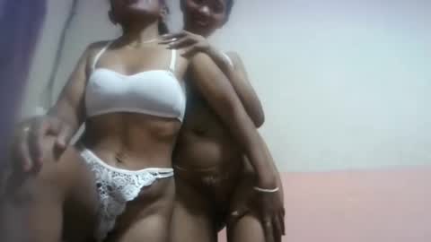 Snapshot of elisabet88 chatting on 09-22-25, 08:22 elisabet88 online show from 09-22-25, 08:22