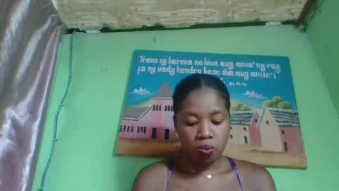 Snapshot of elisabeth2525 chatting on 01-10-25, 03:50 elisabeth2525 online show from 01-10-25, 03:50