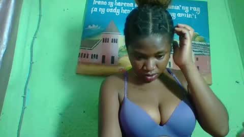 Snapshot of elisabeth2525 chatting on 01-14-25, 10:02 elisabeth2525 online show from 01-14-25, 10:02