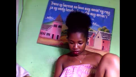Snapshot of elisabeth2525 chatting on 02-06-25, 08:07 elisabeth2525 online show from 02-06-25, 08:07