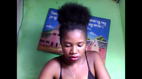 Snapshot of elisabeth2525 chatting on 02-06-25, 11:54 elisabeth2525 online show from 02-06-25, 11:54