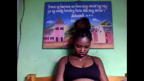 Snapshot of elisabeth2525 chatting on 02-08-25, 10:40 elisabeth2525 online show from 02-08-25, 10:40