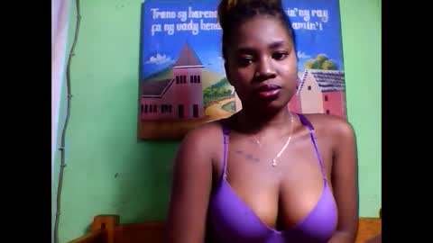 Snapshot of elisabeth2525 chatting on 02-10-25, 09:58 elisabeth2525 online show from 02-10-25, 09:58