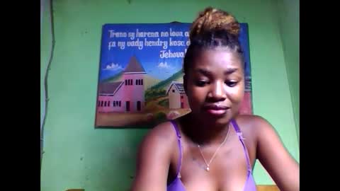 Snapshot of elisabeth2525 chatting on 02-10-25, 11:45 elisabeth2525 online show from 02-10-25, 11:45