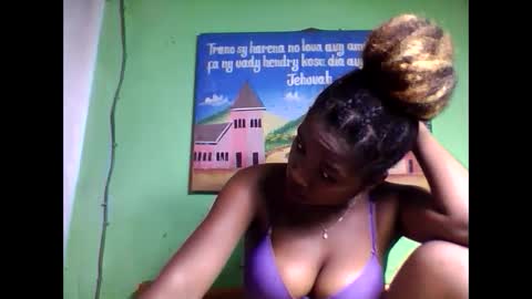 Snapshot of elisabeth2525 chatting on 02-12-25, 02:35 elisabeth2525 online show from 02-12-25, 02:35