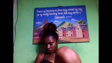 Snapshot of elisabeth2525 chatting on 02-12-25, 12:33 elisabeth2525 online show from 02-12-25, 12:33