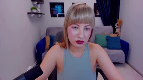 Snapshot of elisabethmills chatting on 12-18-24, 05:52 Elisabeth online show from 12-18-24, 05:52