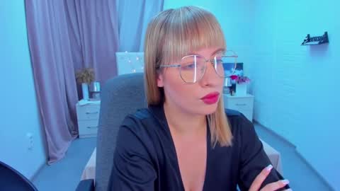 Snapshot of elisabethmills chatting on 12-26-24, 04:58 Elisabeth online show from 12-26-24, 04:58