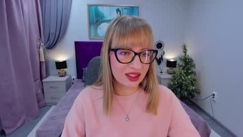 Snapshot of elisabethmills chatting on 01-05-25, 04:16 Elisabeth online show from 01-05-25, 04:16