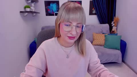 Snapshot of elisabethmills chatting on 01-07-25, 03:33 Elisabeth online show from 01-07-25, 03:33