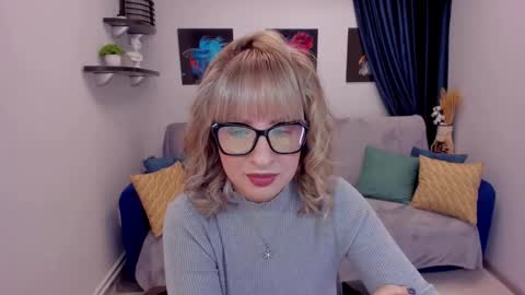 Snapshot of elisabethmills chatting on 01-23-25, 07:40 Elisabeth online show from 01-23-25, 07:40