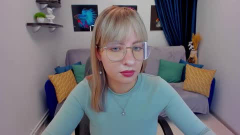 Snapshot of elisabethmills chatting on 01-29-25, 02:42 Elisabeth online show from 01-29-25, 02:42