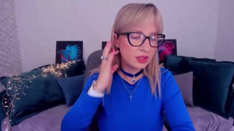 Snapshot of elisabethmills chatting on 02-22-25, 11:35 Elisabeth online show from 02-22-25, 11:35