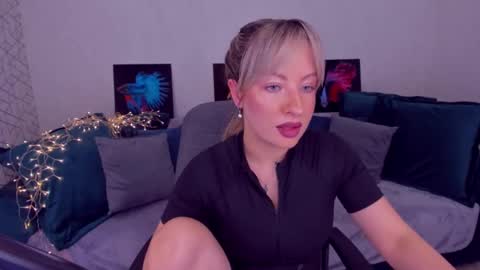 Snapshot of elisabethmills chatting on 02-24-25, 04:58 Elisabeth online show from 02-24-25, 04:58