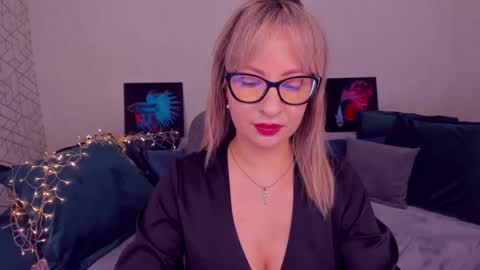 Snapshot of elisabethmills chatting on 02-25-25, 03:05 Elisabeth online show from 02-25-25, 03:05