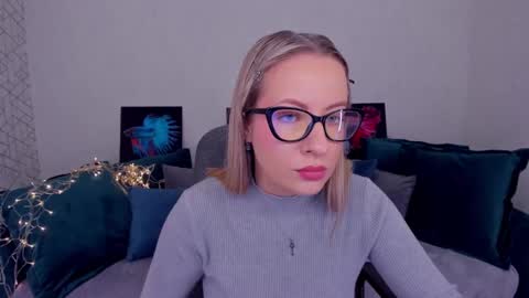 Snapshot of elisabethmills chatting on 03-04-25, 11:51 Elisabeth online show from 03-04-25, 11:51