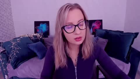 Snapshot of elisabethmills chatting on 03-09-25, 11:25 Elisabeth online show from 03-09-25, 11:25