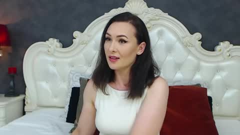 Snapshot of elisabethswan chatting on 06-04-26, 08:42 Krissy online show from 06-04-26, 08:42