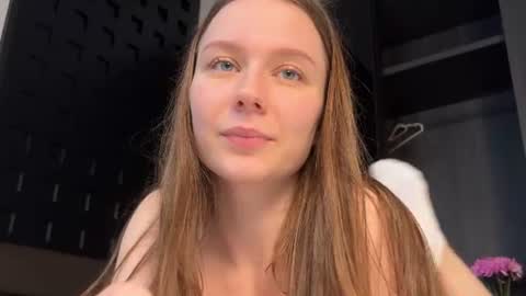 Snapshot of elisadikotti chatting on 06-30-26, 12:22 elisadikotti online show from 06-30-26, 12:22