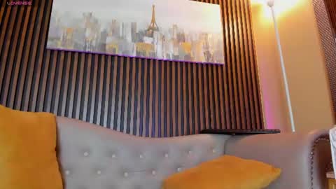 Elisa Sue online show from 06-19-26, 09:13