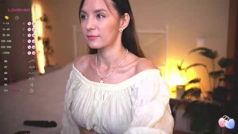 hiIm Elise    online show from 10-16-25, 09:54