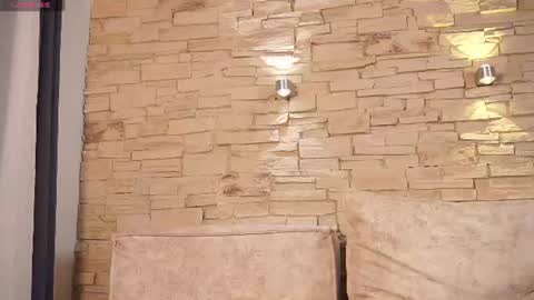 Snapshot of elise_diamond chatting on 06-25-26, 01:05 Elise diamond online show from 06-25-26, 01:05