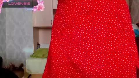 Elise online show from 03-20-26, 01:49