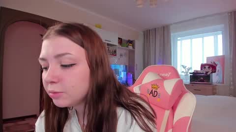 Elise    online show from 01-25-25, 10:29