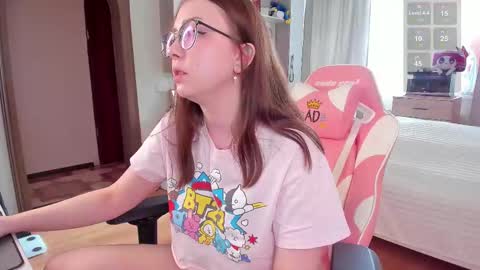 Elise    online show from 02-20-25, 10:16