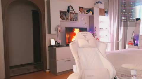 Elise    online show from 10-17-25, 12:08